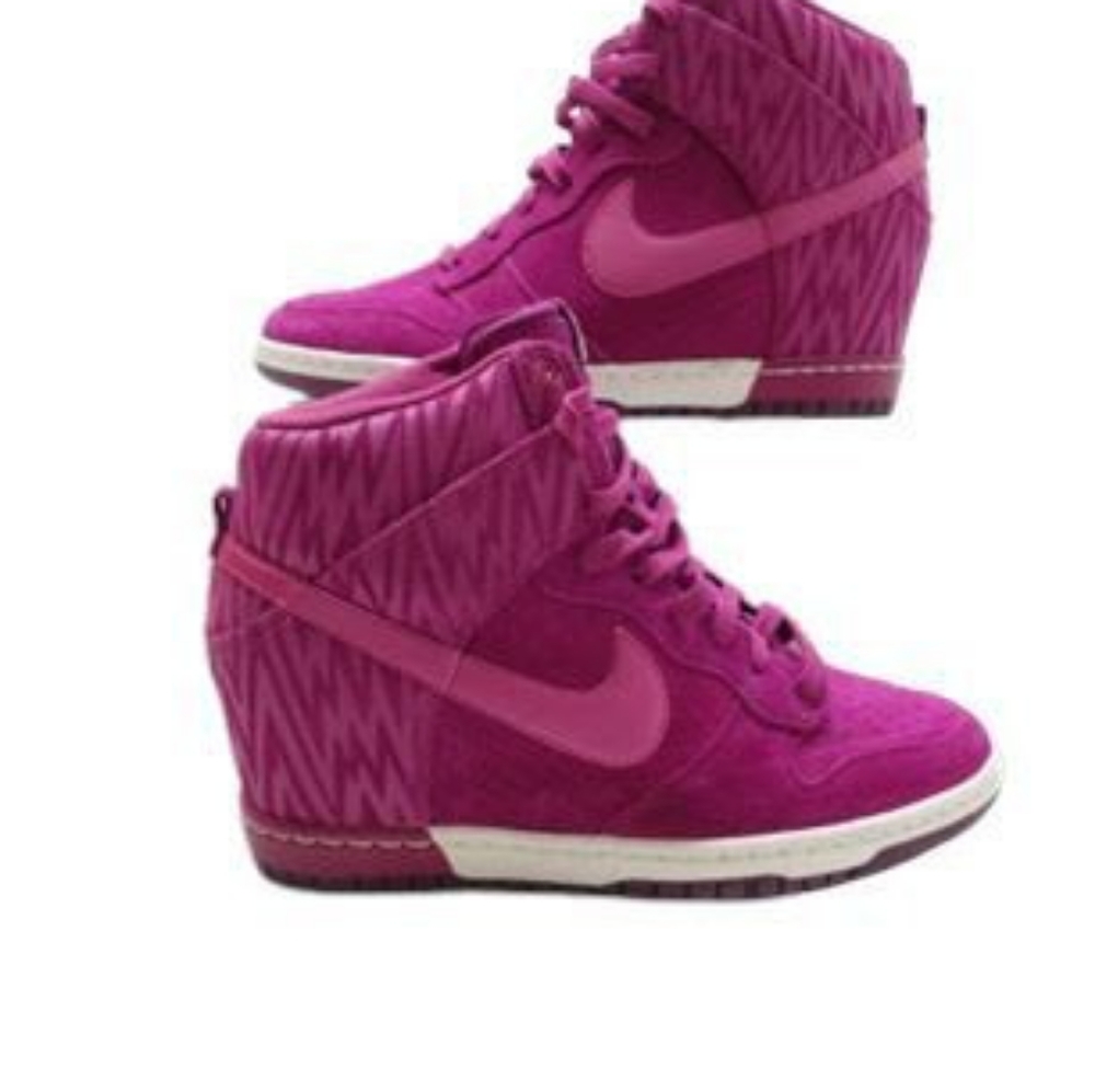 New,Womans Nike Sky Hi Suede Sneakers Sz.9, Magenta-Pink (Firm) priced to sell